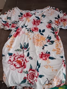 Discovery Women's White Floral Cold-Shoulder Blouse with Red & Yellow Flowers
